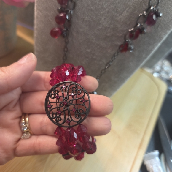 Red and Gunmetal Floral Necklace Jewelry Set - Picture 6 of 8